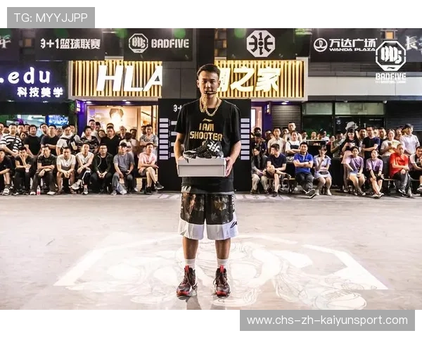 李宁再度轰动全场：重新尝试扣篮，全网笑疯！