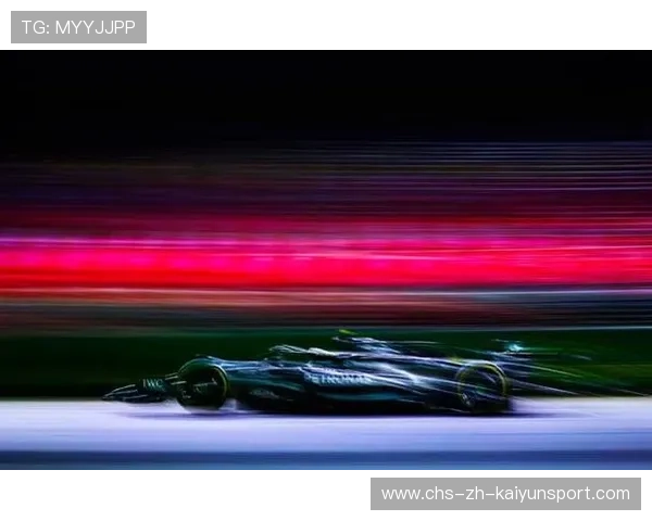 赛车冲刺阶段极限贴地飞行，空气动力学满分